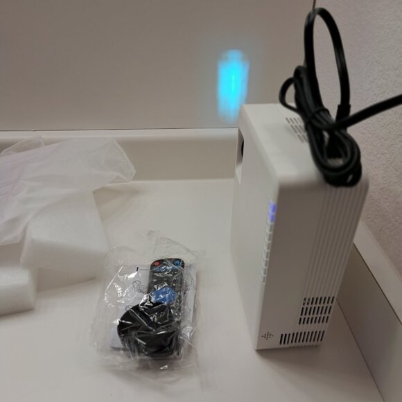 Smart LCD Projector Q351 low-cost smart projector built around Android 9.0 - Picture 4 of 7